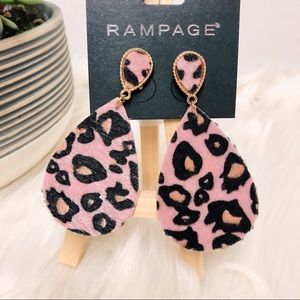 2/$18 Pink Leopard Teardrop Earrings Set